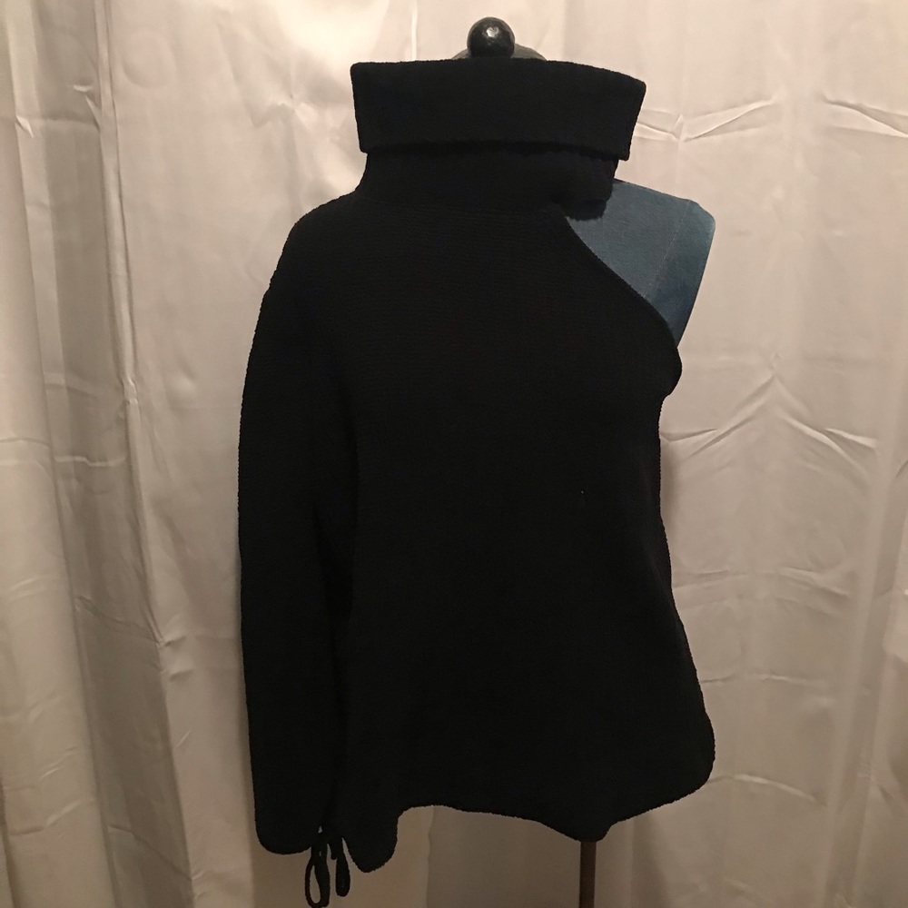 Chunky knit open shoulder sweater